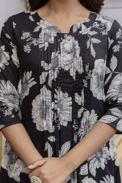 Women Pure Cotton Kurta Pant Dupatta Set - Image 2